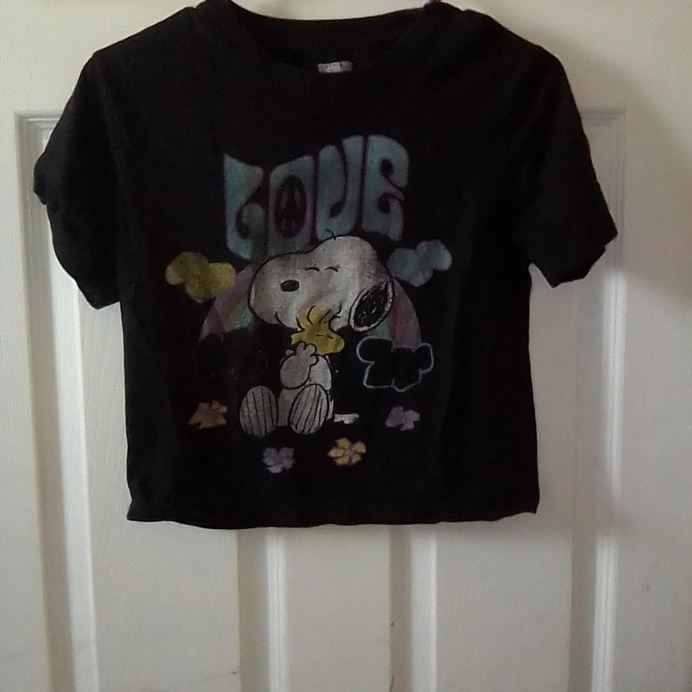 Cropped Black Snoopy Graphic T-Shirt